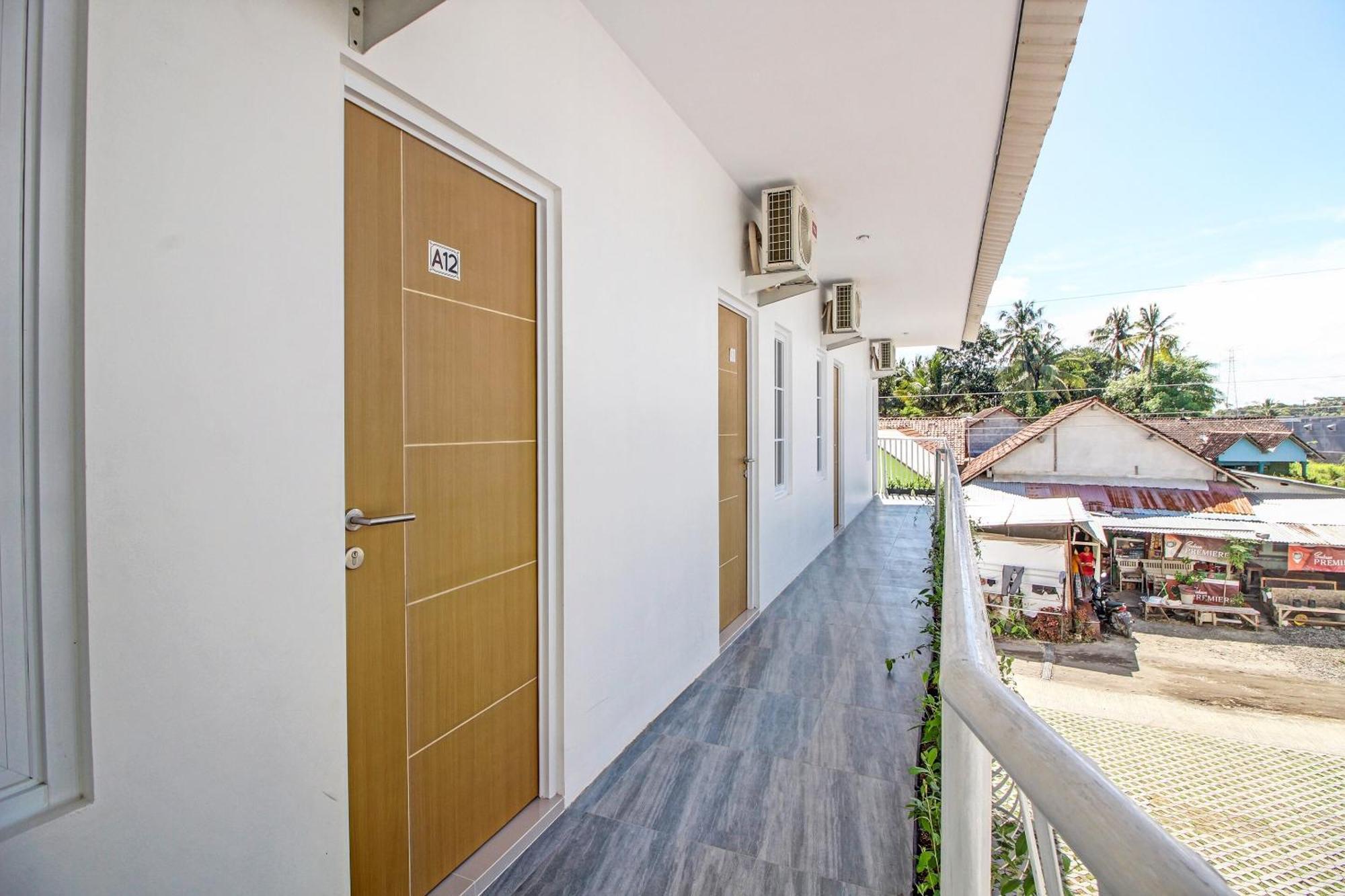 Super Oyo Collection O 92363 Kp Inn Yogyakarta Ngoại thất bức ảnh